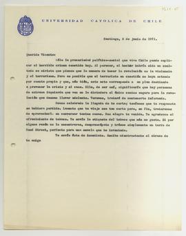 Carta mecanografiada de Gonzalo Izquierdo a Vicente Urbistondo con motivo de entregar un análisis...
