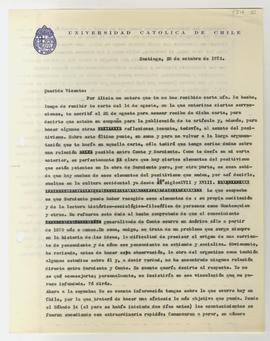 Carta mecanografiada de Gonzalo Izquierdo a Vicente Urbistondo con motivo de entregar un análisis...